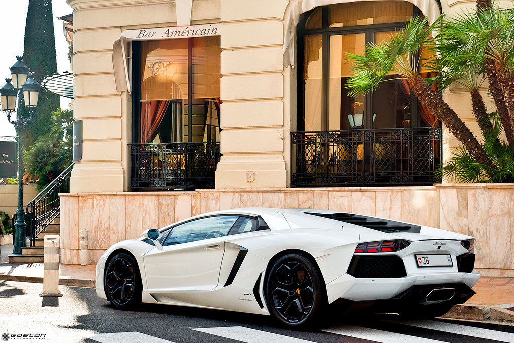 299760222LAMBORGHINIAVENTADORESQUIROU.jpg