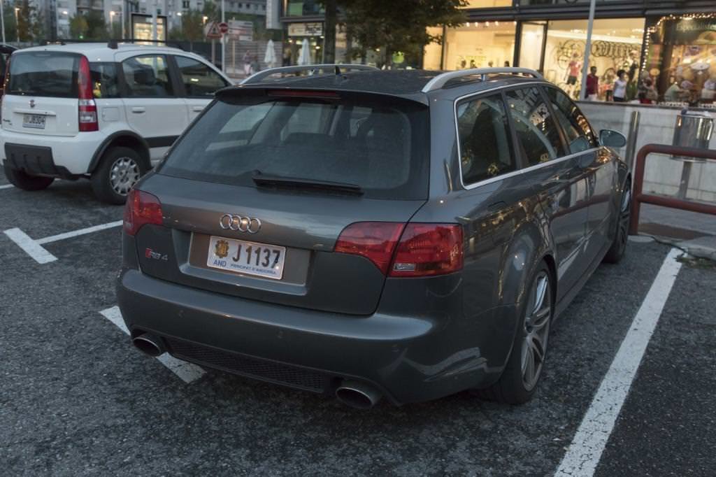 2tzSR8t.jpg