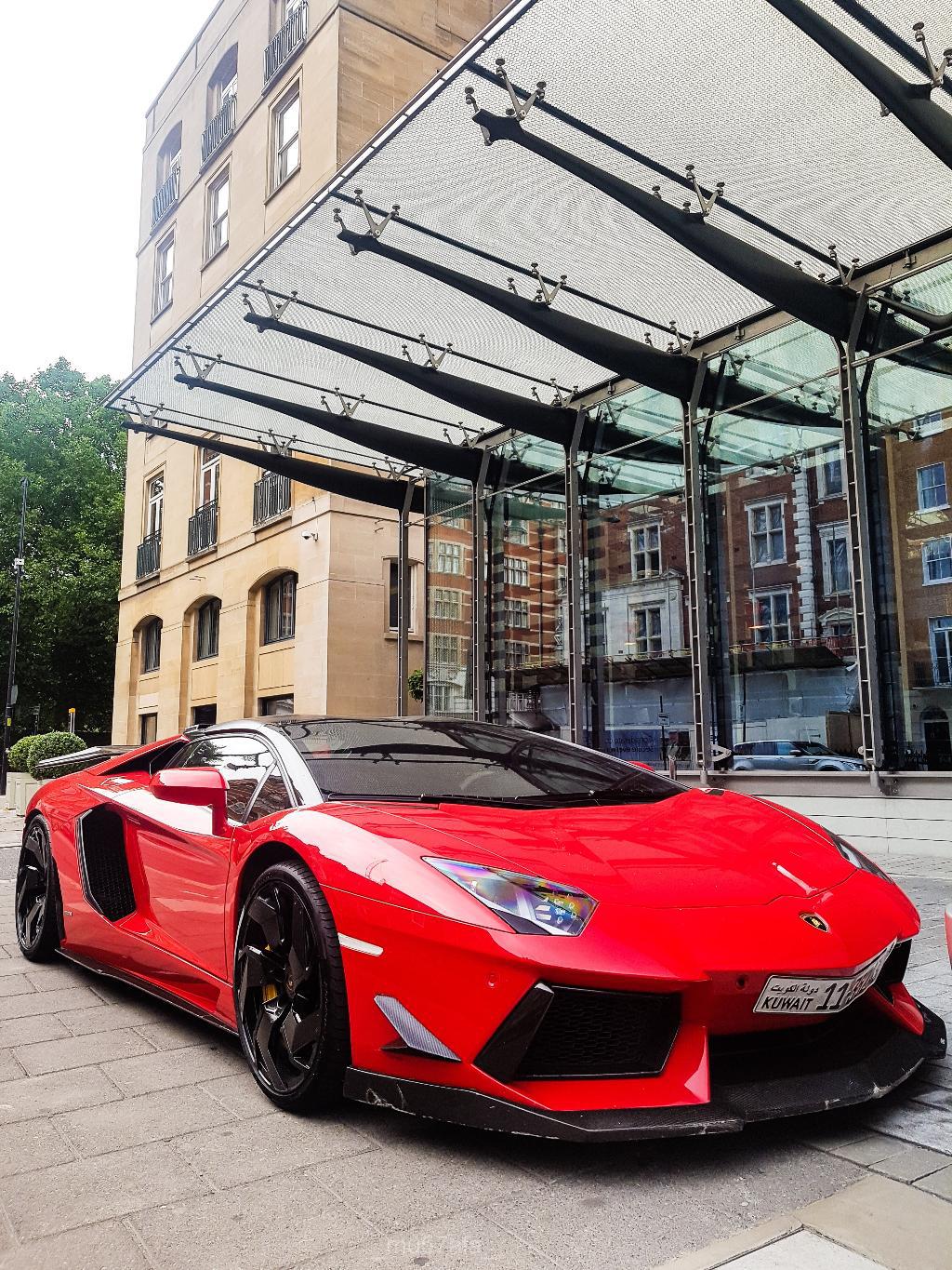 3007074244LAMBORGHINIAVENTADOR.jpg