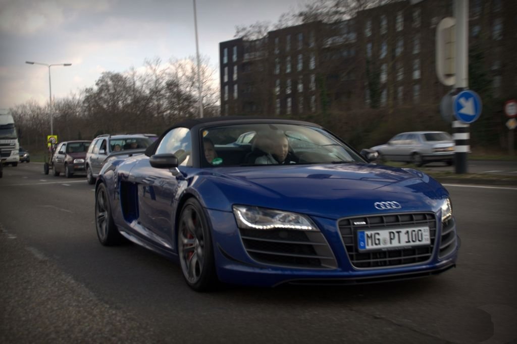 300954R8GT1192.jpg