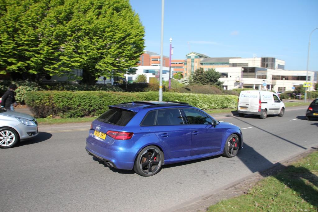 301175RS38V2528.jpg