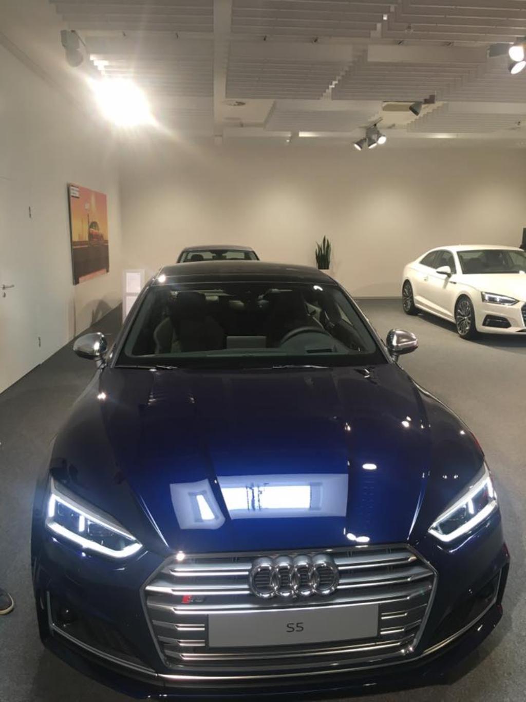 301323S5B90170.jpg