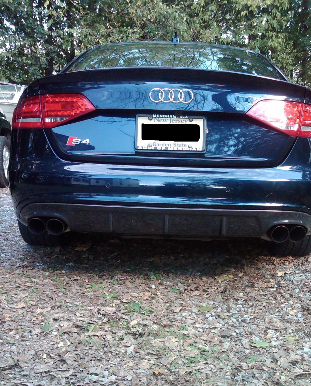 302847189S4ESQUIROU.jpg