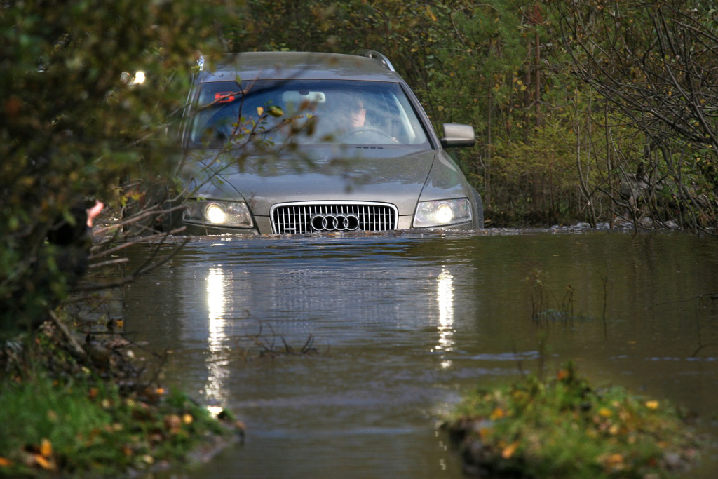 303311102AUDIA6C6ALLROAD.jpg