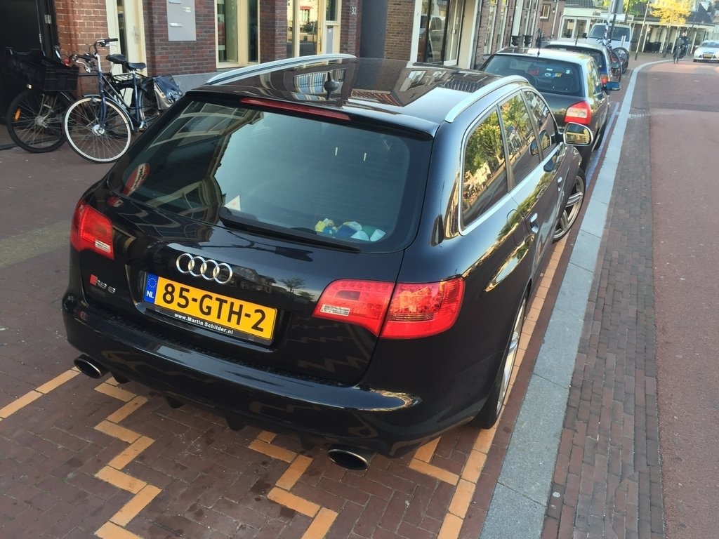 303766RS61714.jpg