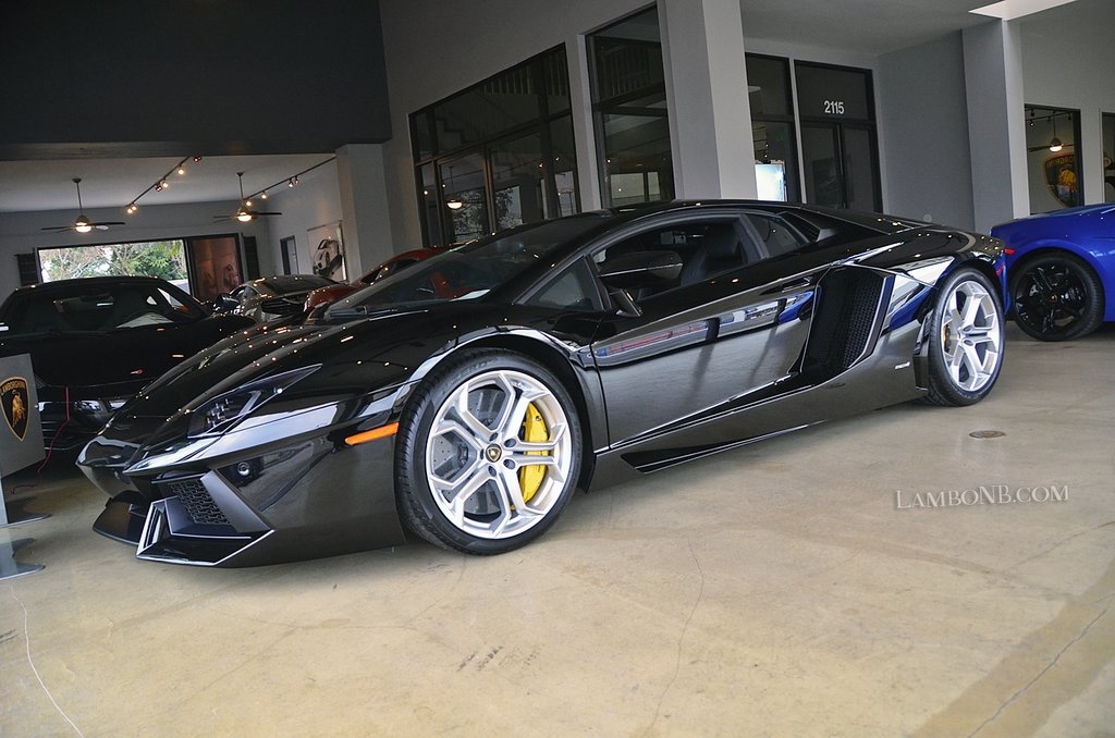 303837278LAMBORGHINIAVENTADORESQUIROU.jpg