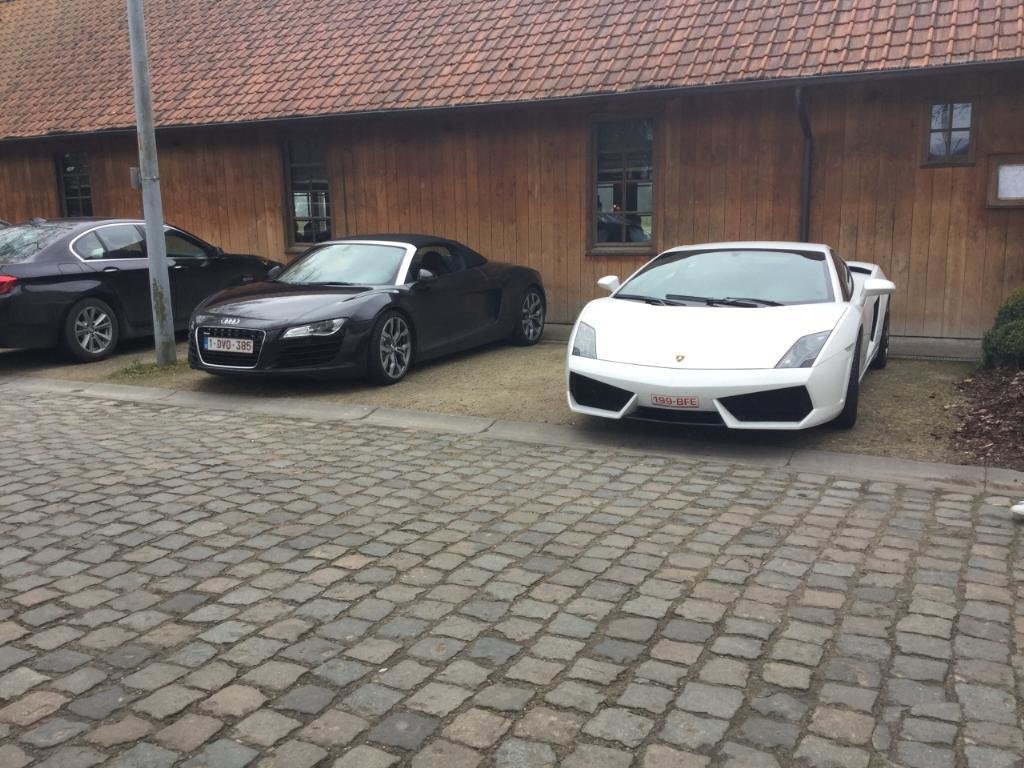 3045882858R8.jpg
