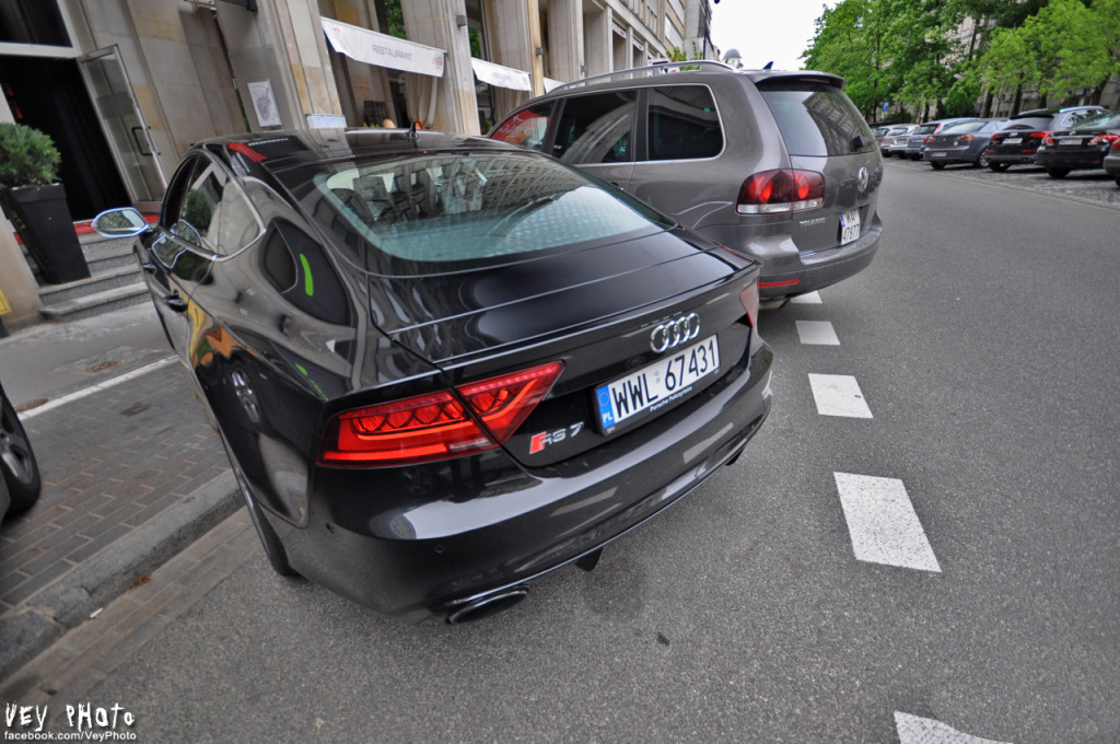 305714RS7708.jpg