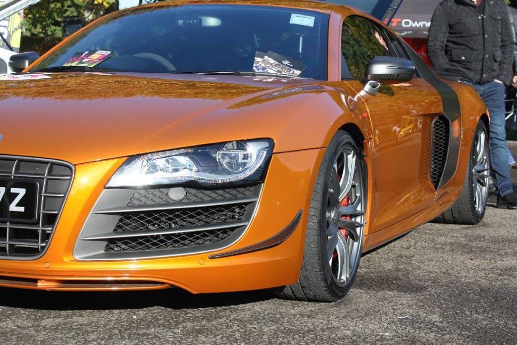 306043R8GT1748.jpg