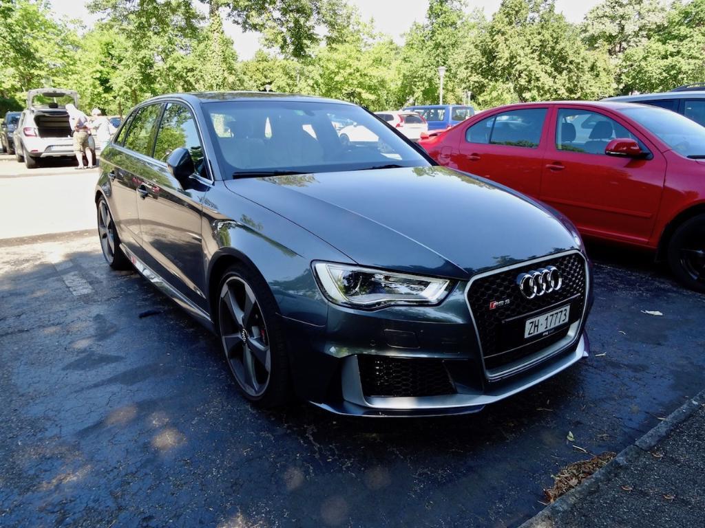306278RS38V2855.jpg