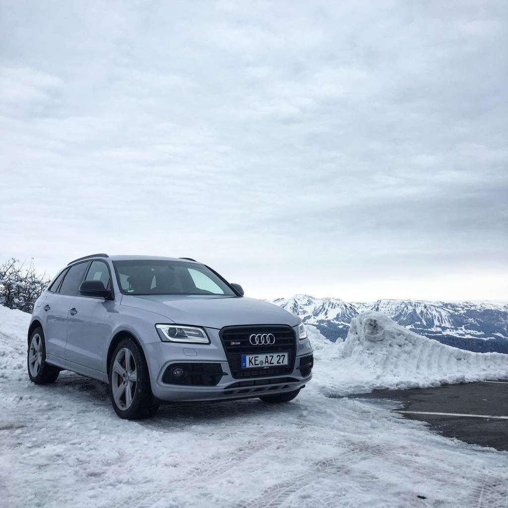 306373AUDISQ52189.jpg