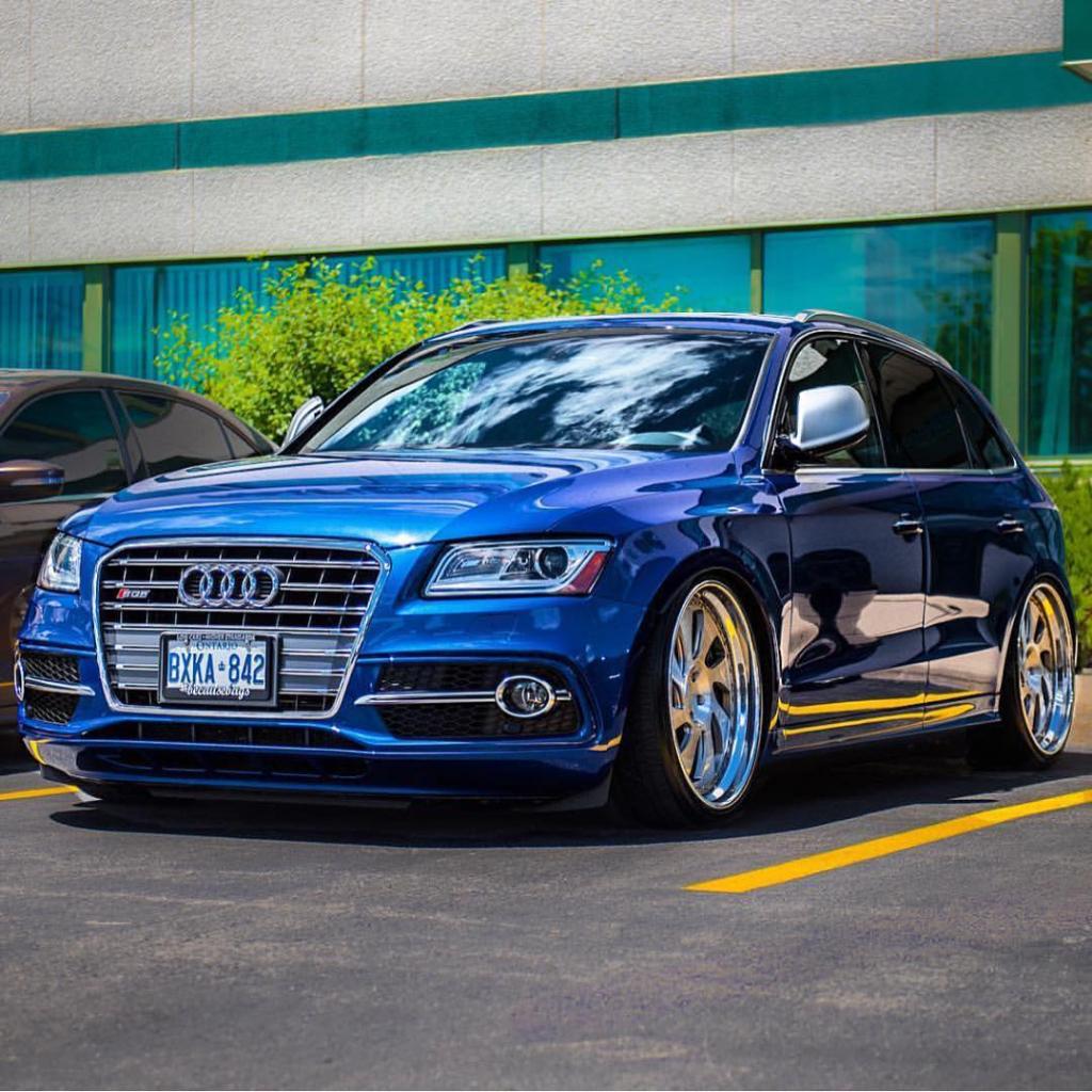 306664AUDISQ52076.jpg