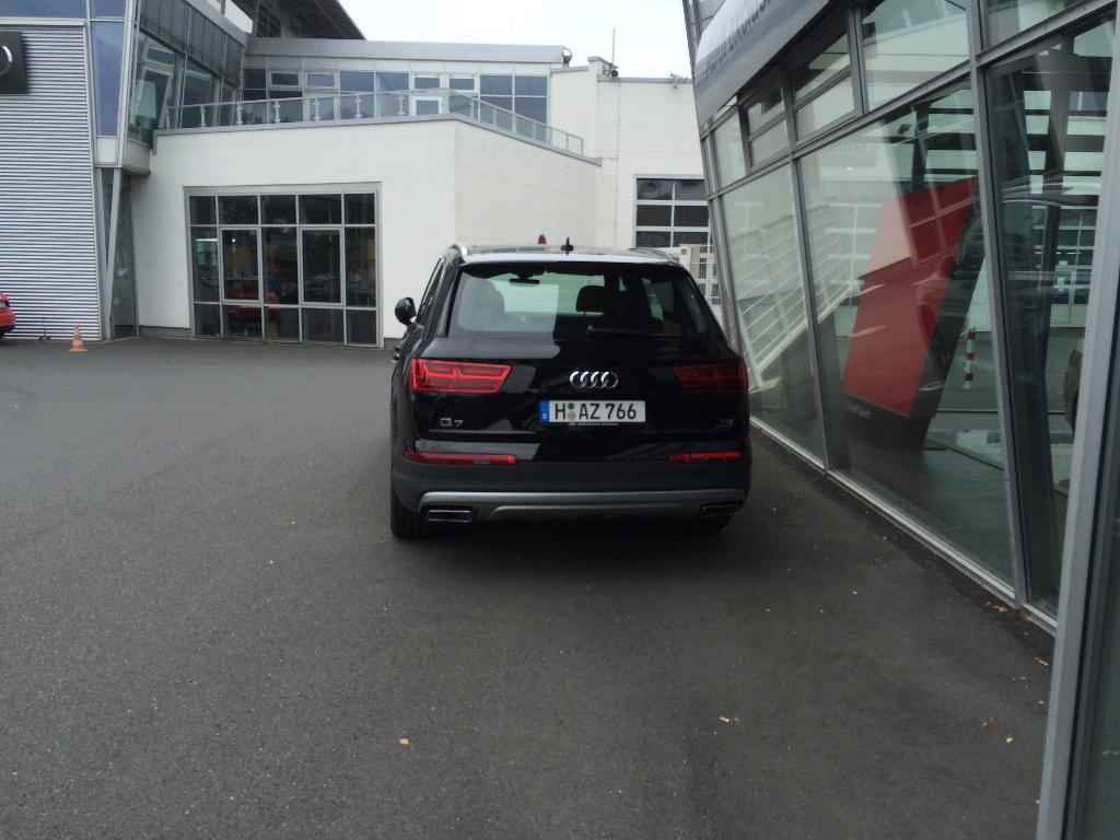 306811Q7MK2444.jpg