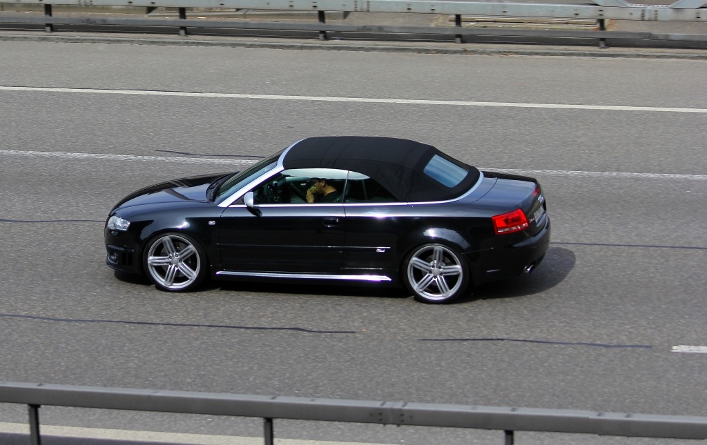 307793AUDIRS41385.jpg