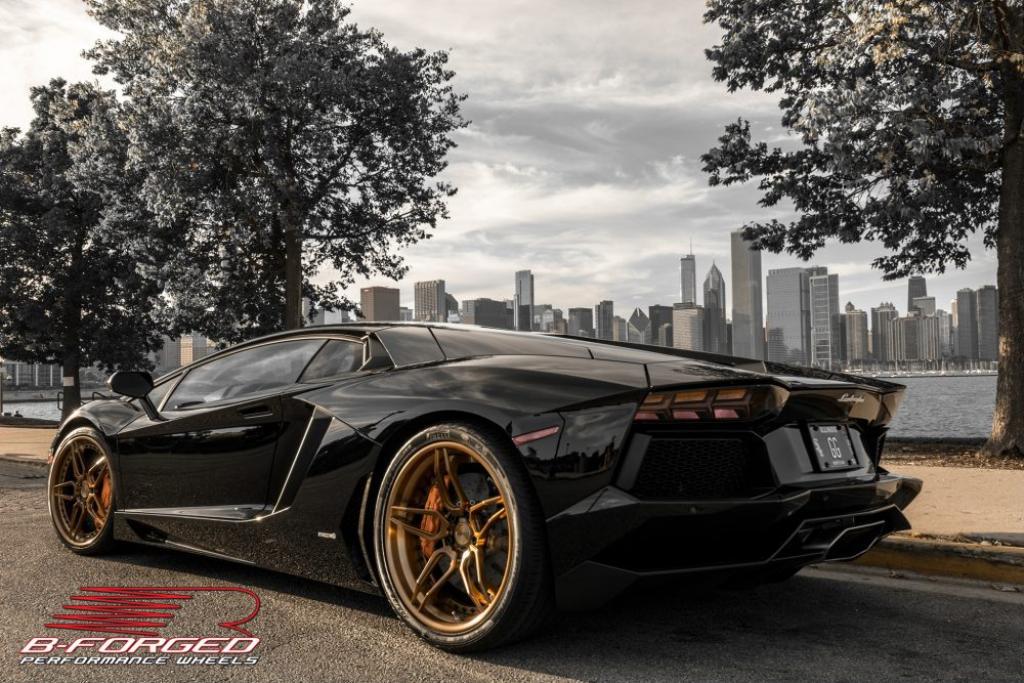 308019AUDIWHEELS1015LAVENTADOR.jpg