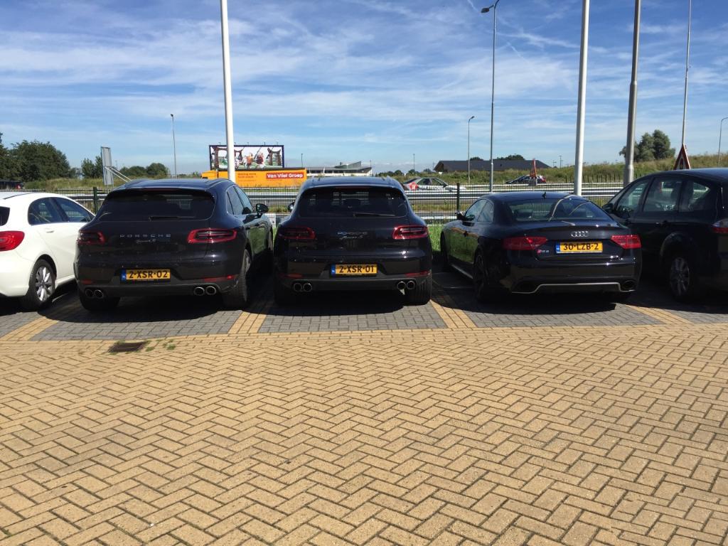 309911AUDIRS52672.jpg
