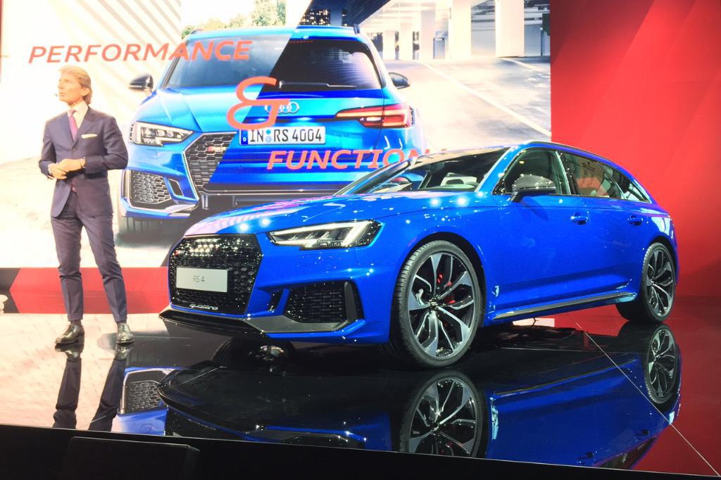 310109AUDIRS4B90087.jpg