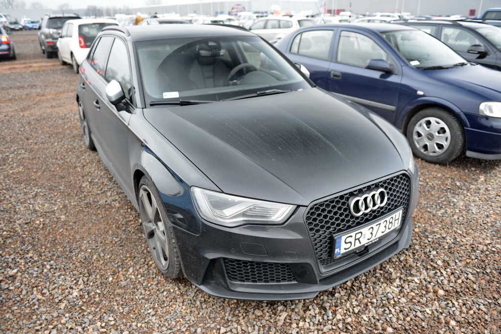 310386RS38V0696.jpg