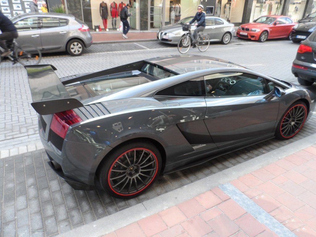 311857292LAMBORGHINI570.jpg