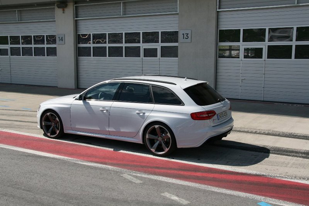 311974RS4B8ESQUIROU099.jpg