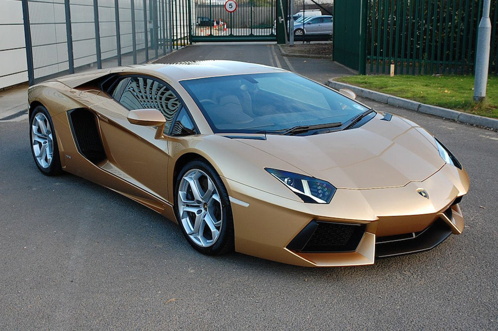 311986143LAMBORGHINIAVENTADORESQUIROU.jpg