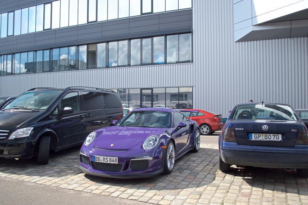 3129950014PORSCHE991GT3RS.jpg