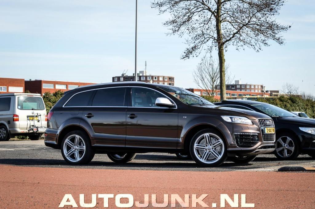 3144552153AUDIQ7V12.jpg
