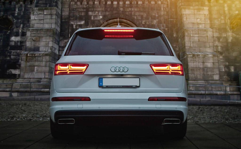 314506Q7MK2374.jpg