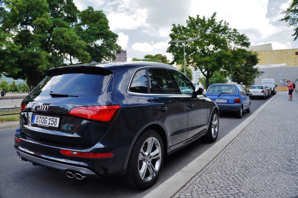 316436AUDISQ5746.jpg