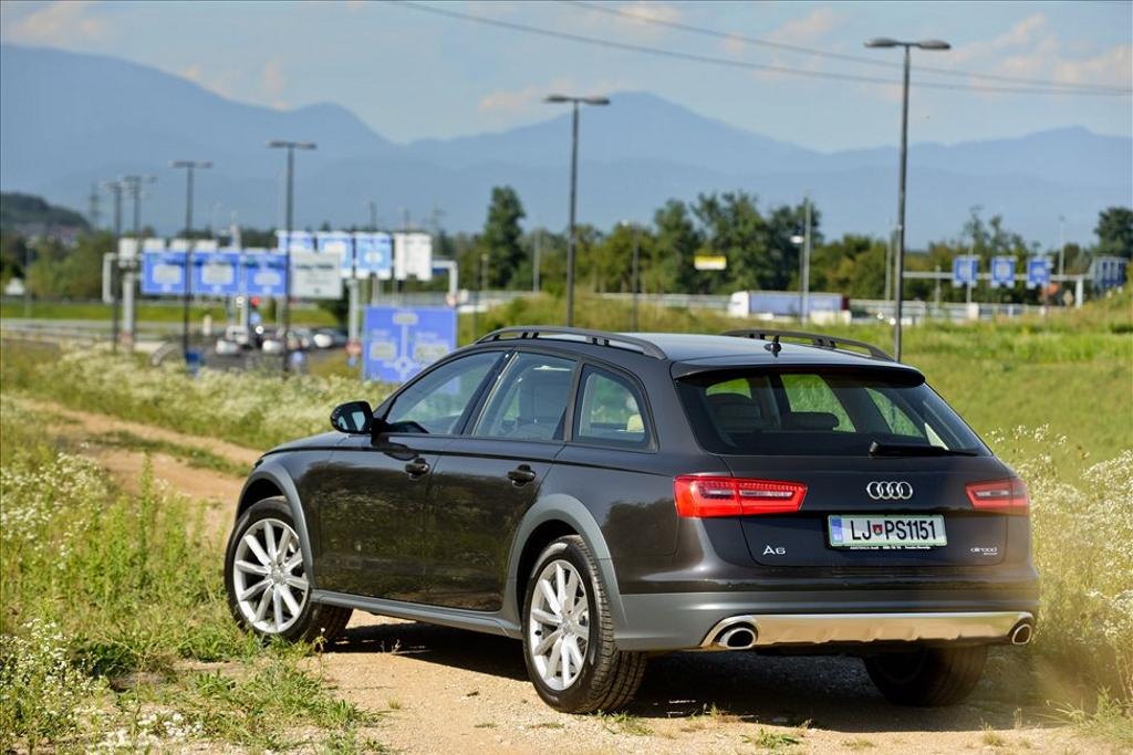 317083129AUDIA6C7ALLROAD.jpg