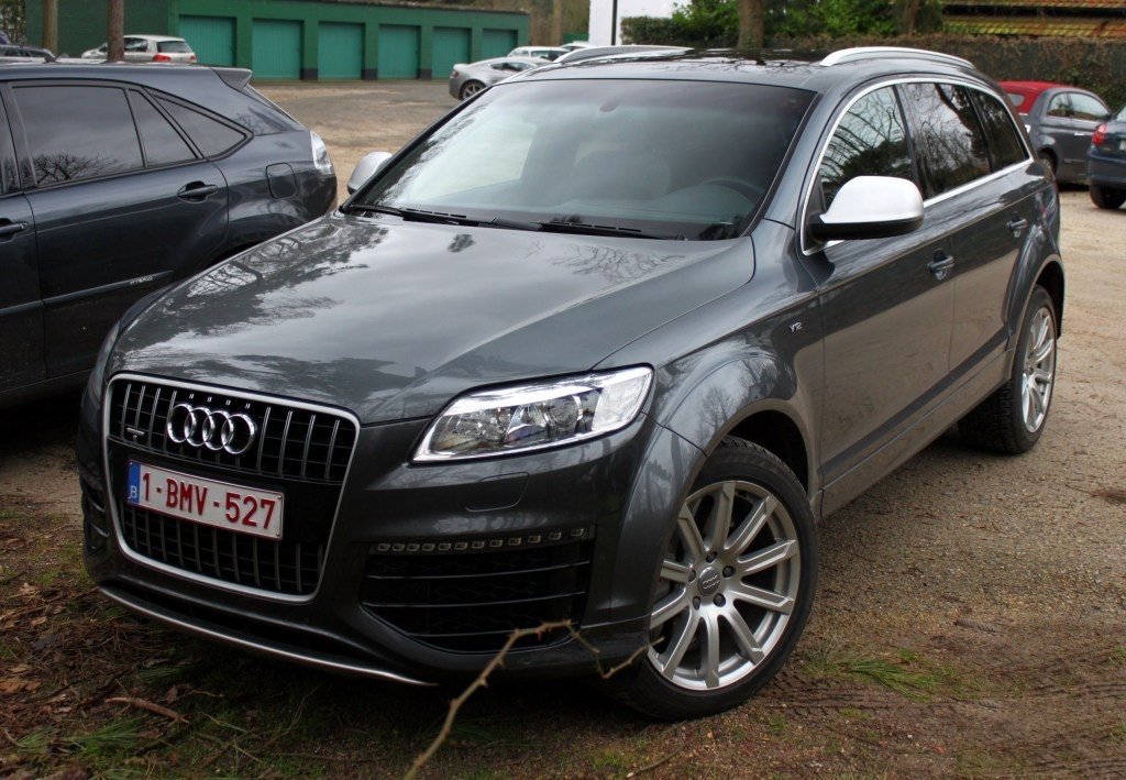 318065653Q7V12.jpg