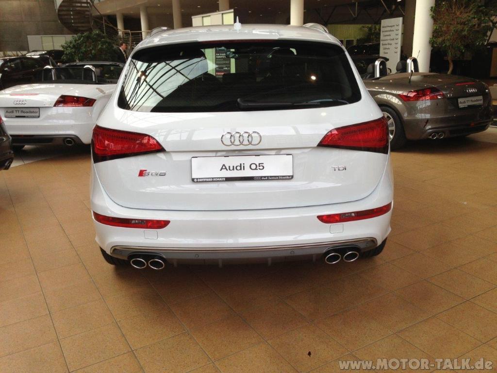 318149AUDISQ5199.jpg