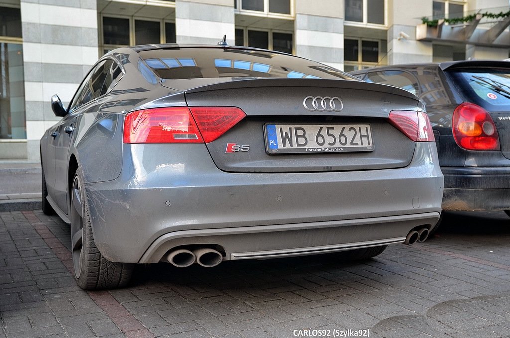 320311183S5SPORTBACK.jpg