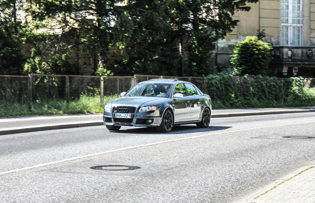 320644AUDIRS41993.jpg