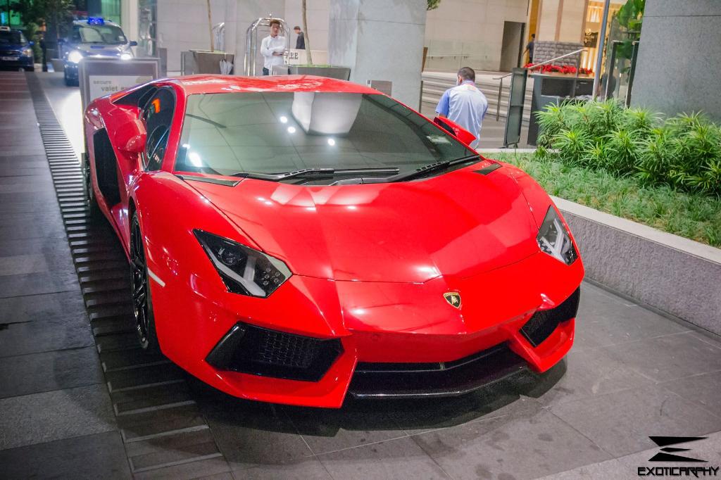 321422936LAMBORGHINIAVENTADOR.jpg