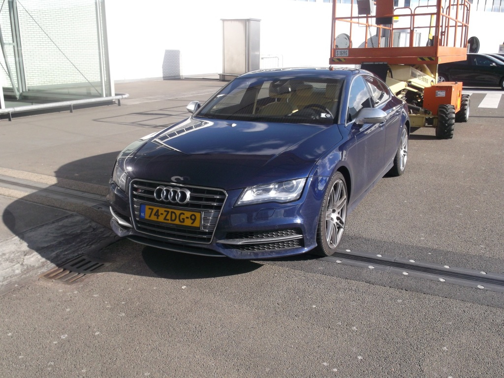 322046S7317.jpg