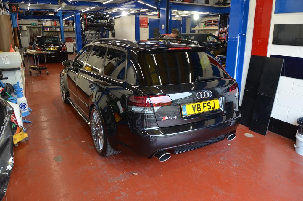 323203AUDIRS42683.jpg