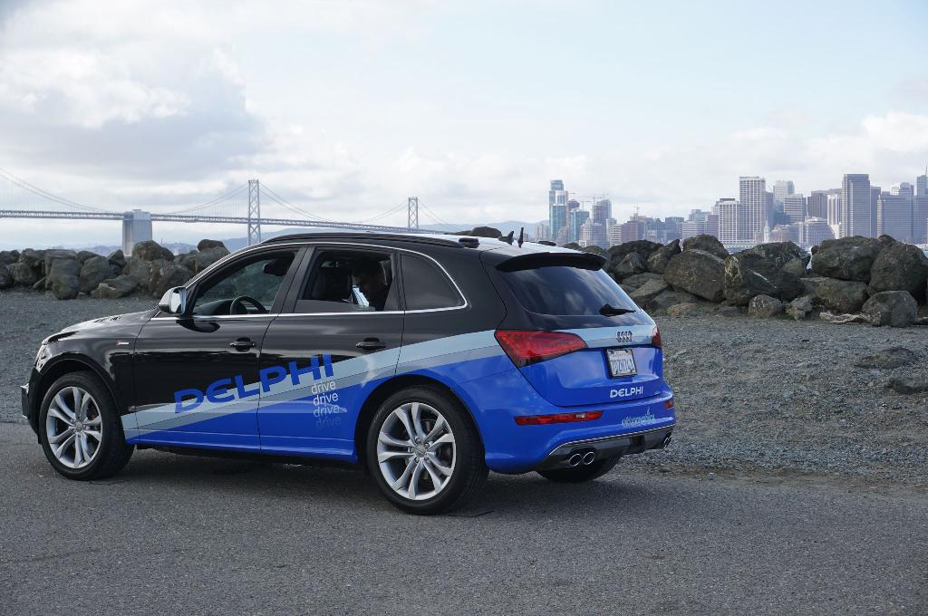 323268AUDISQ51555.jpg