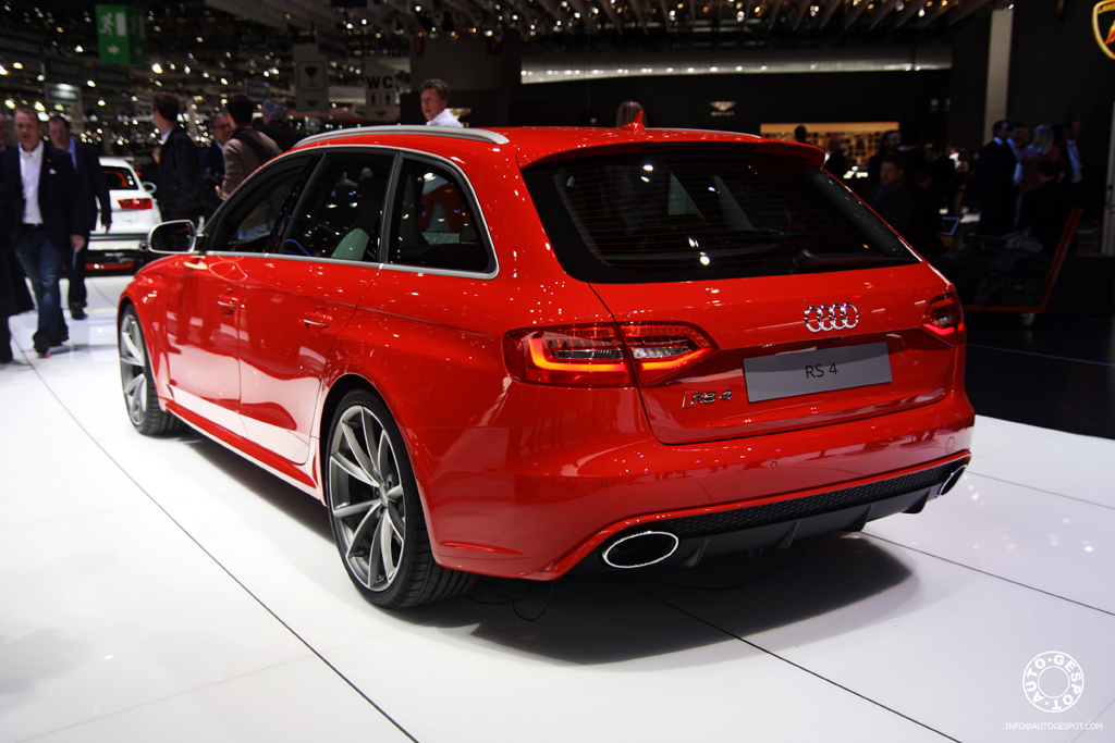 323909RS4B8ESQUIROU008.jpg