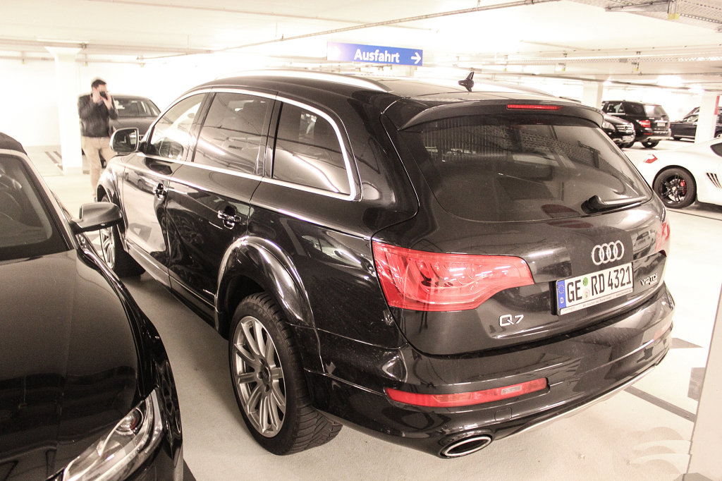 324963760Q7V12.jpg