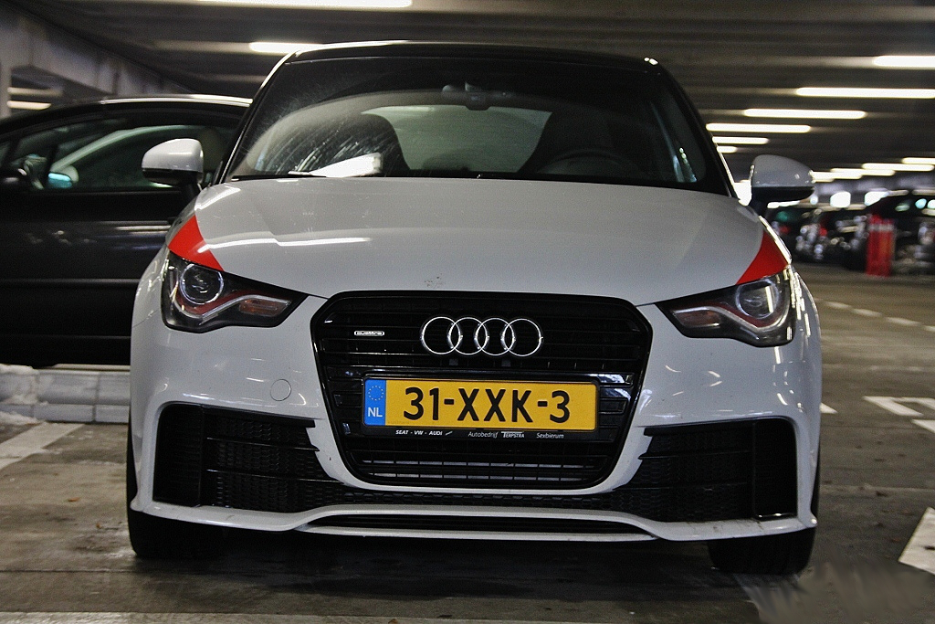 325489A1QUATTRO201.jpg