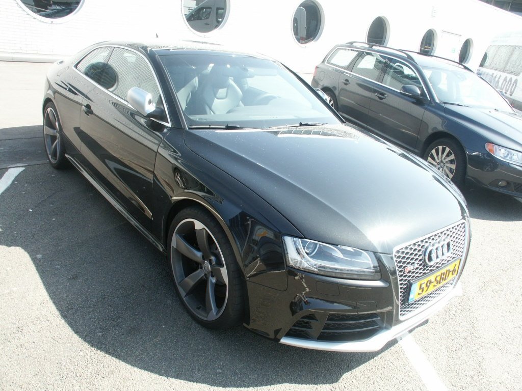 326489AUDIRS5900.jpg