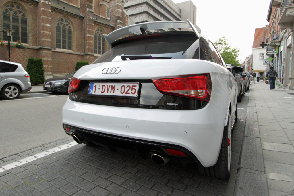 326519A1QUATTRO394.jpg