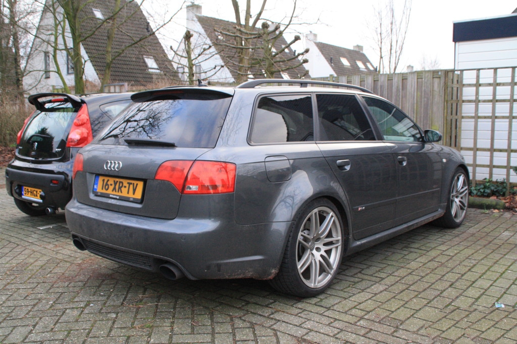 327666AUDIRS4725.jpg