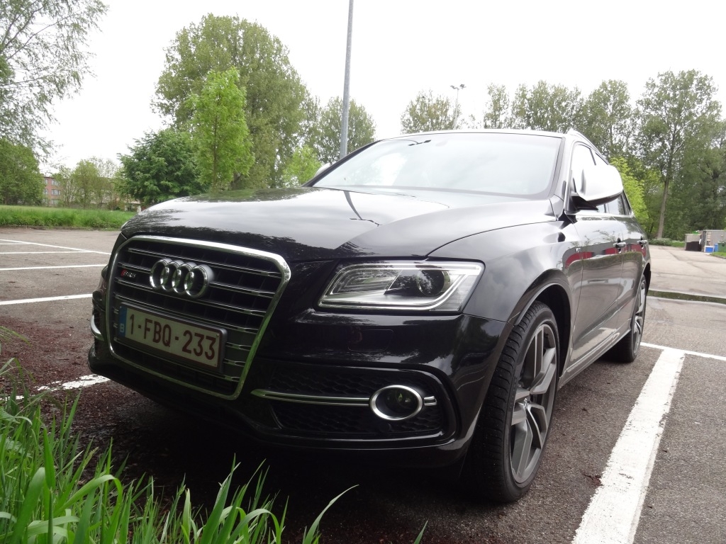 328776AUDISQ5597.jpg