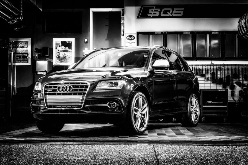 329970AUDISQ51829.jpg