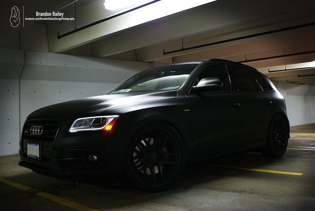 330553AUDISQ51431.jpg