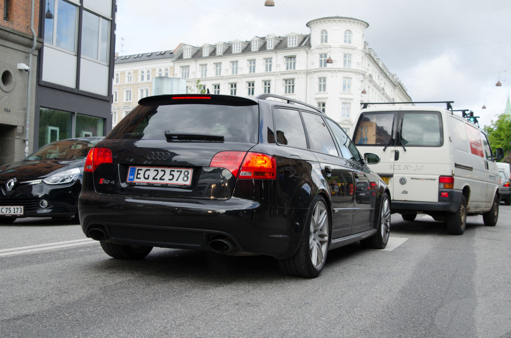 330933AUDIRS41985.jpg