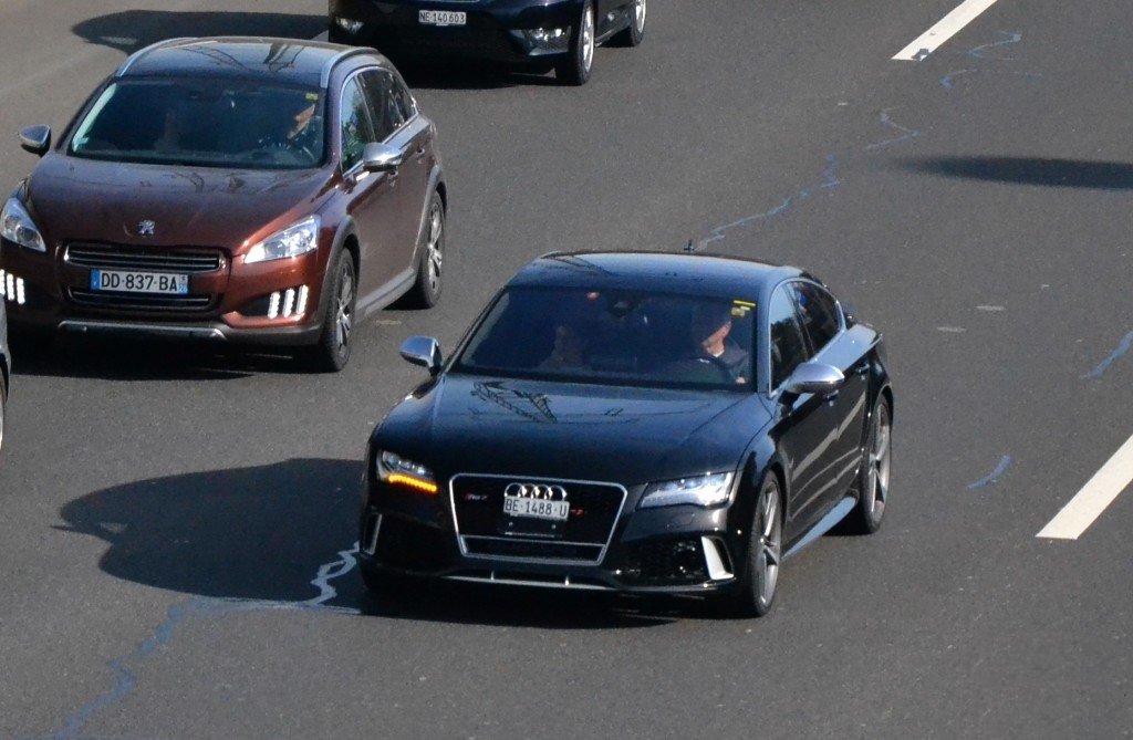 332647RS71424.jpg