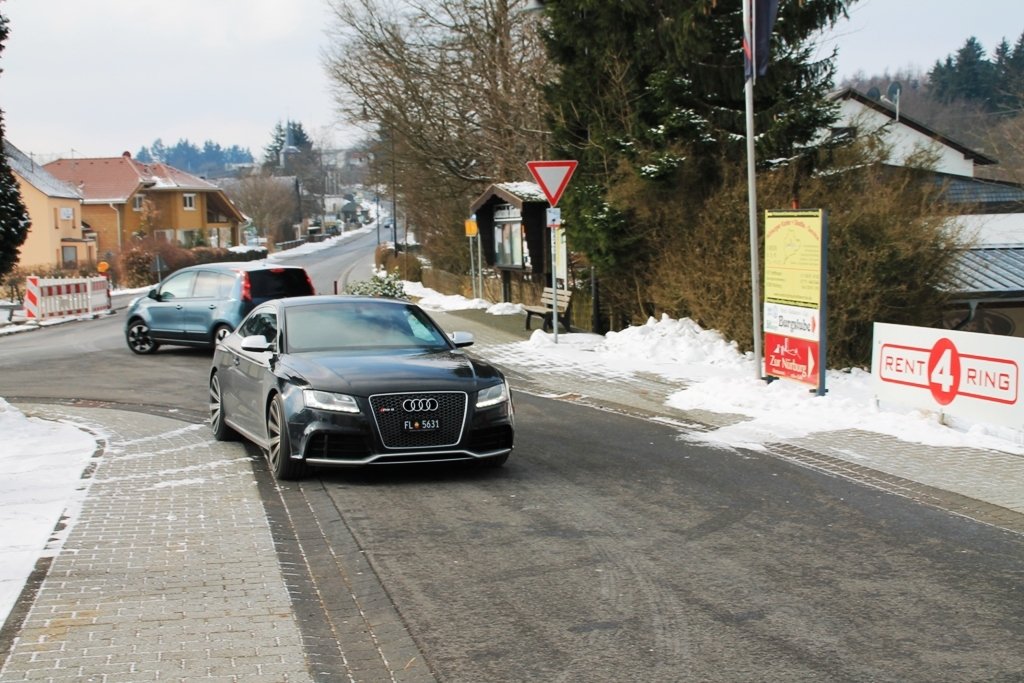 332987AUDIRS5823.jpg